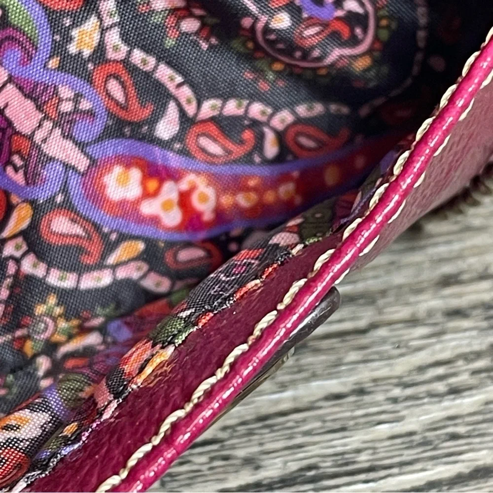 Liz Claiborne Magenta wallet/coin purse/key chain. Pre-owned.